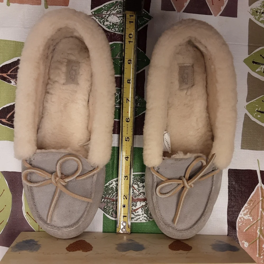 RARE Genuine Ugg Solana Moccasin Size 8M - Picture 3 of 12